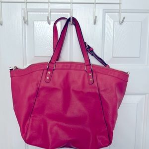 Large Pink purse with hand & shoulder strap.